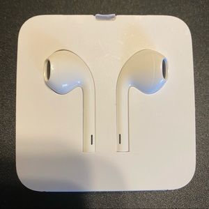IPHONE EarPods Brand new never used for the newer iPhones that don’t have jack
